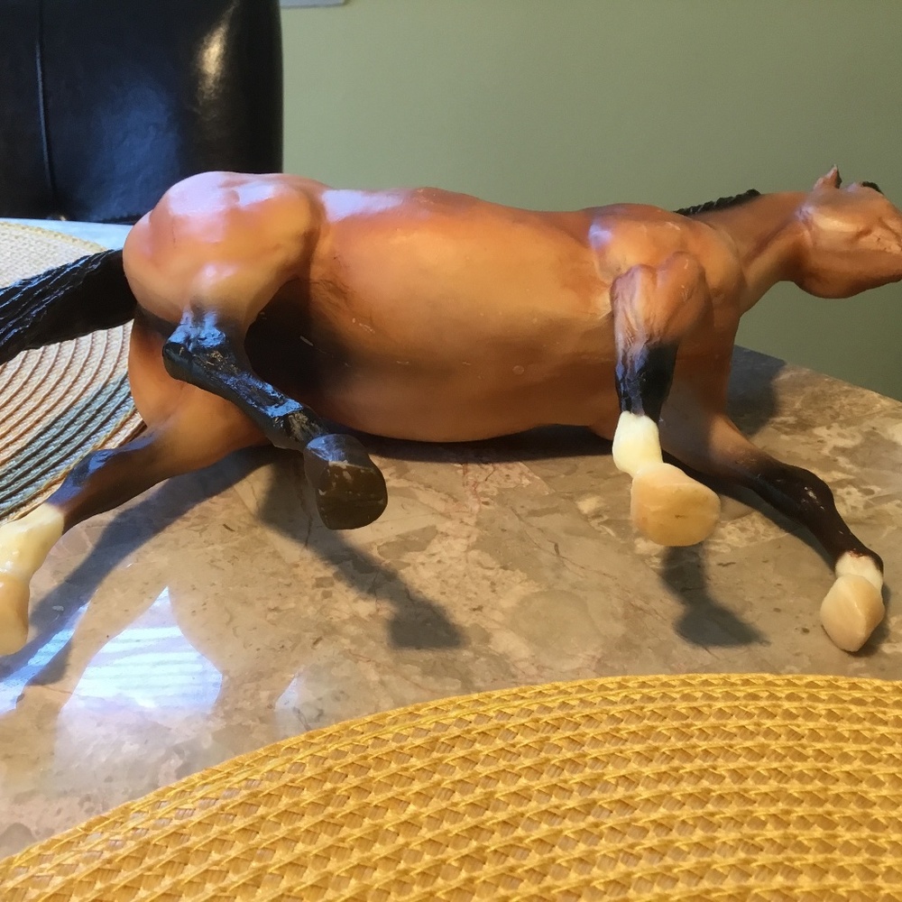 Horse Needs New Home! (11 3/4in long and 8 in Tall ear to legs) - Picture 7 of 16
